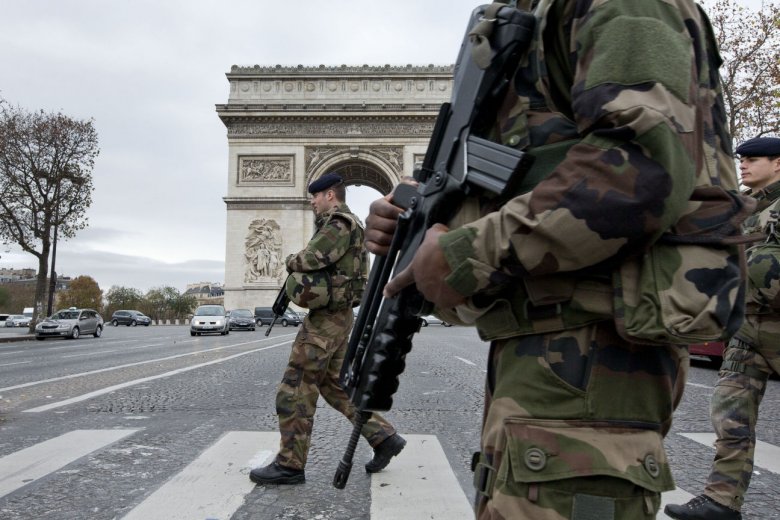 Nagykövetség: szó sincs róla, hogy egy francia ezredet Ukrajnába vezényelnének
