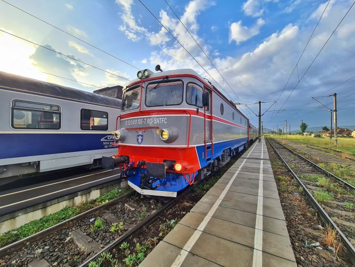 Meghibásodott egy vonat mozdonya az egyik dél-erdélyi vonalon, több szerelvény is vesztegelni kényszerült