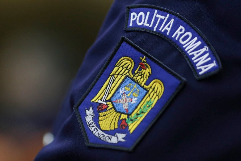 Adócsalás, csempészet, sikkasztás, hamisítás: több mint 150 helyszínen tartott házkutatást reggel a rendőrség