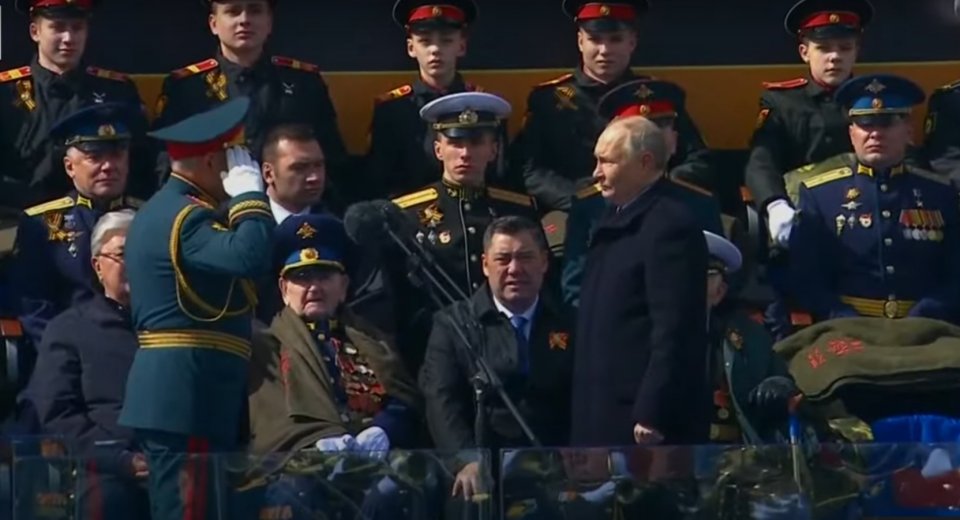 Putyin a győzelem napi ünnepségen: „a nácizmus igazolása” része a nyugati elit politikájának