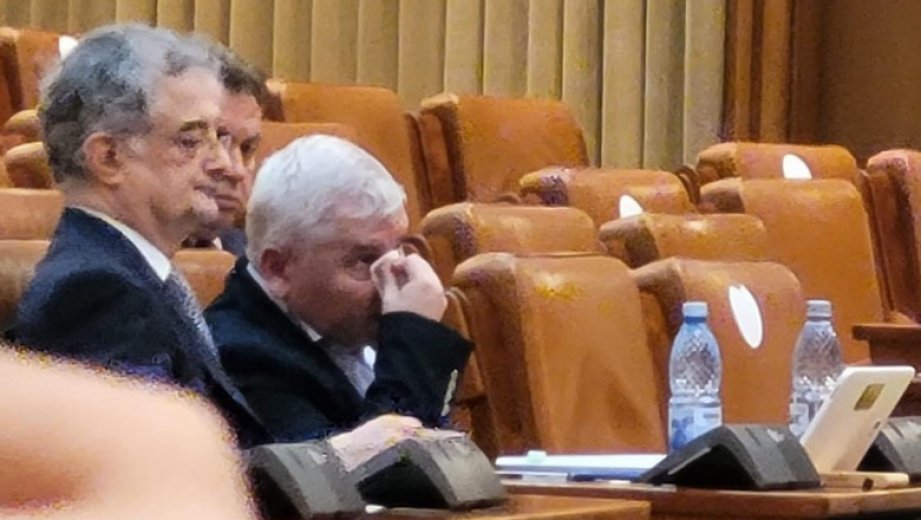 Összeverekedett két volt miniszter a bukaresti parlamentben