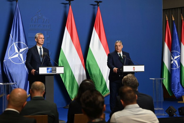 Orbán: Magyarország lojális NATO-tag, teljesíti a kötelezettségeit, de nem vesz részt az ukrajnai misszióban