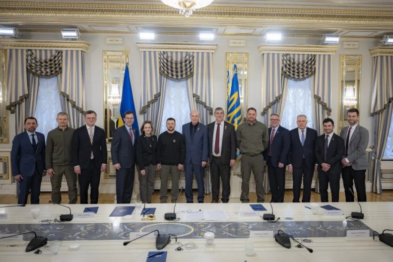 Washington: Ukrajna a lehető leghamarabb megkapja a katonai segélyt