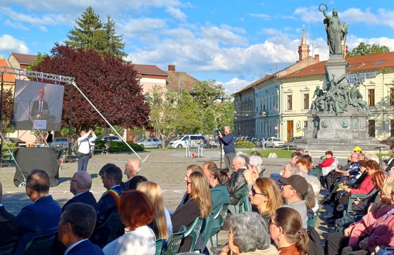 Ma már a románoknak is normalitást jelent az aradi Szabadság-szobor újraállítása