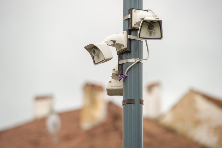 Háromszázötvenöt térfigyelő kamerát szerelnek fel Székelyudvarhelyen